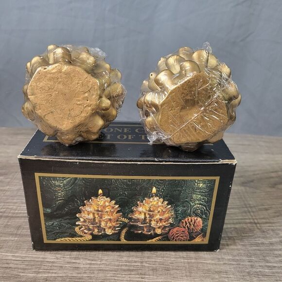 Gold Pinecone Candle‎ Set - Picture 6 of 6